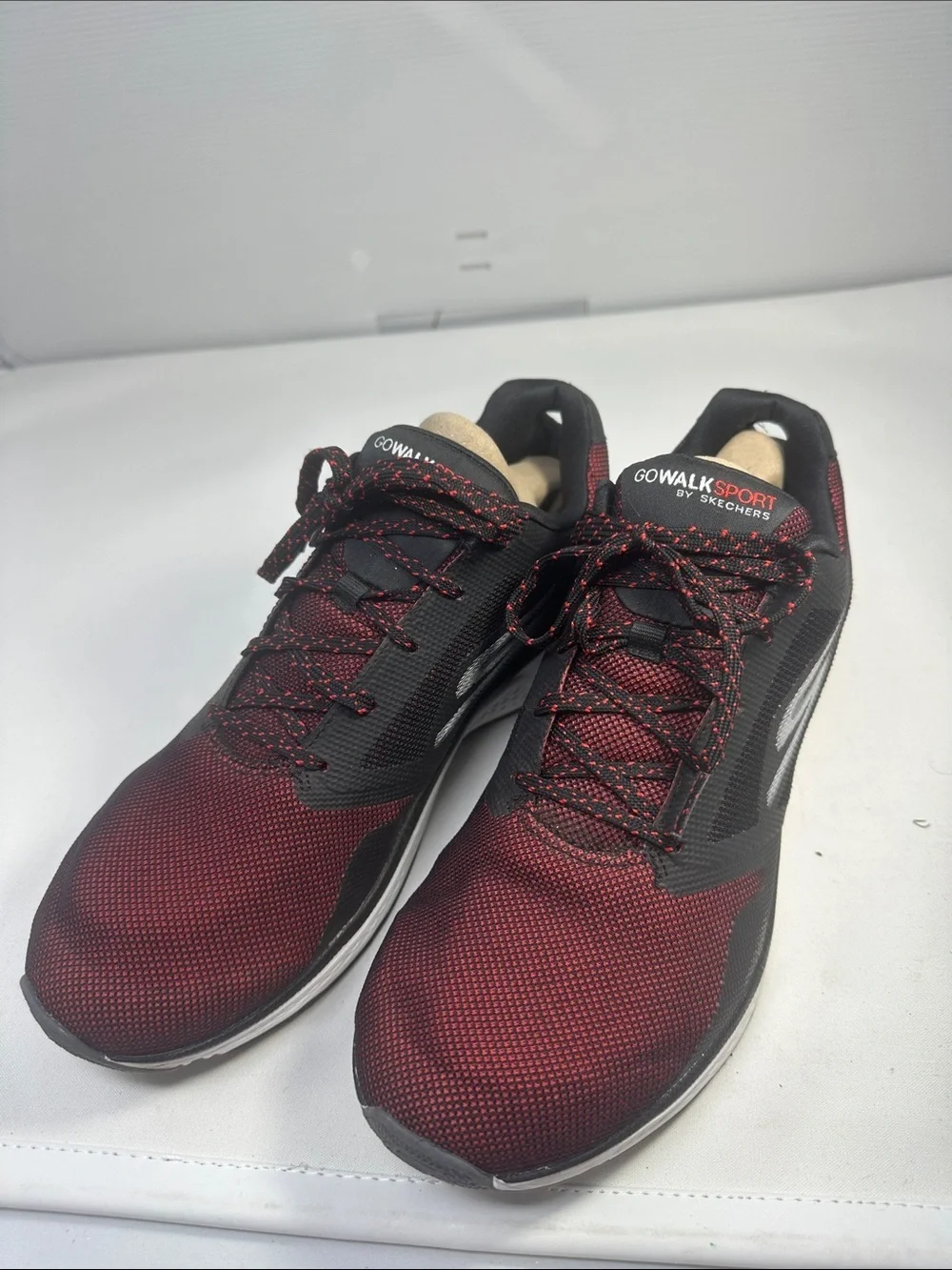 Sketchers GoWalk Size 9 1/2